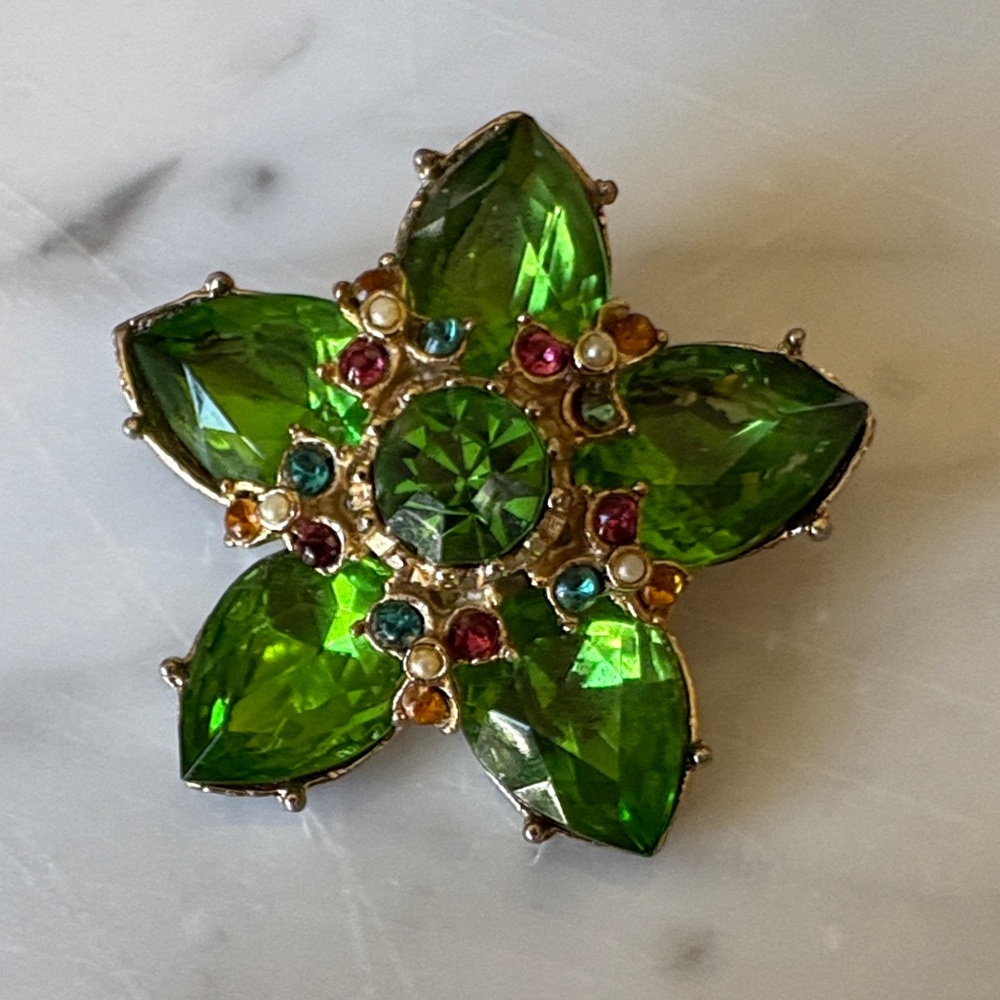 Vintage CORO Green Glass Flower Pin Brooch